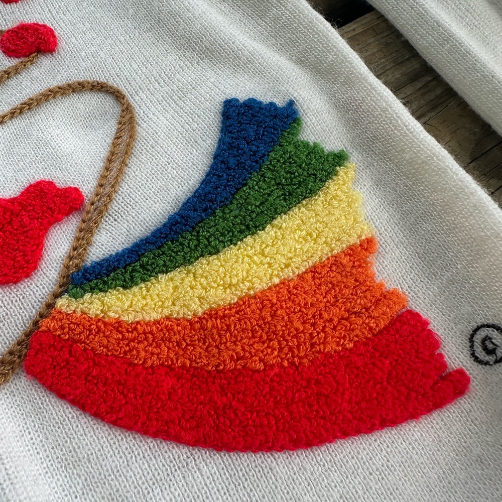 Vintage sweater rainbow paint love color art size small unique embossed - Picture 5 of 8